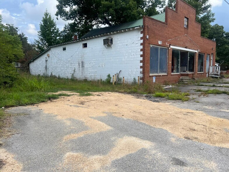 More Photos Of 16911 Boydton Plank Rd, Dewitt General Retail For Sale