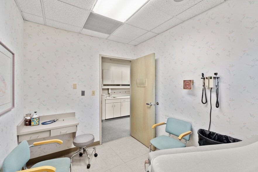 More Photos Of 5309 Carrington Cir, Stockton Healthcare For Sale