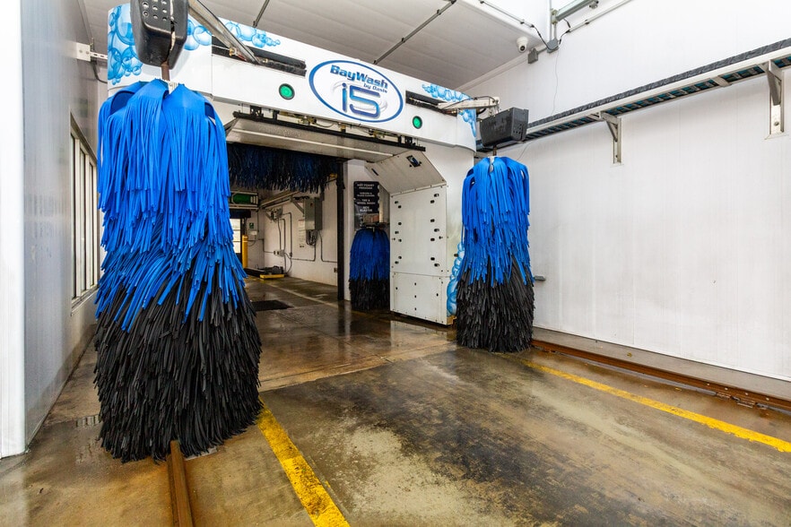 More Photos Of 31785 Van Dyke Ave, Warren Carwash For Sale