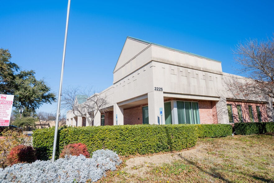 More Photos Of 2225 Avenue J, Arlington Office For Sale