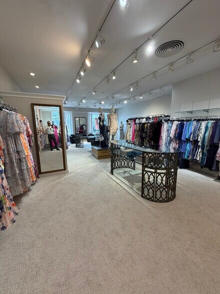 More Photos Of 755 Bridgeway, Sausalito General Retail For Lease