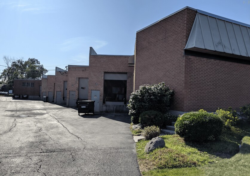 More Photos Of 851-853 Industrial Dr, Elmhurst Industrial For Sale