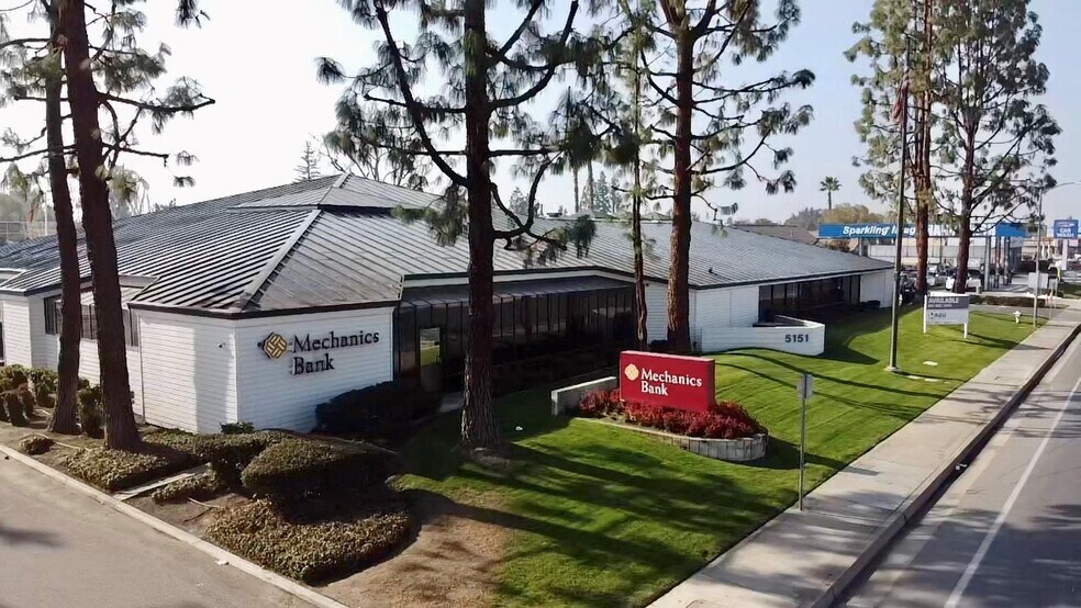 More Photos Of 5151 Stockdale Hwy, Bakersfield Office For Sale