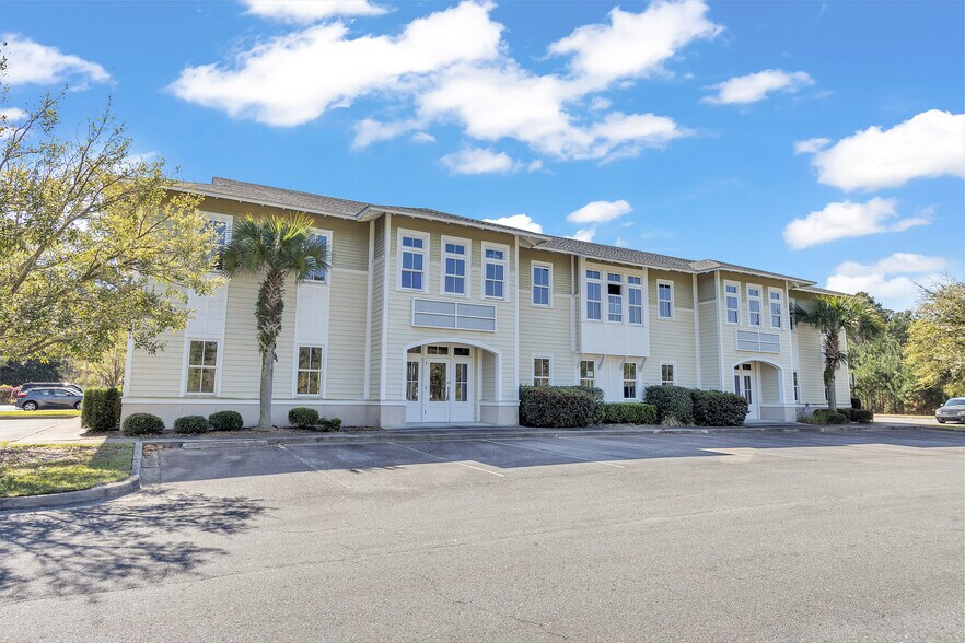 More Photos Of 100 Timber Trail Rd, Richmond Hill Office For Sale