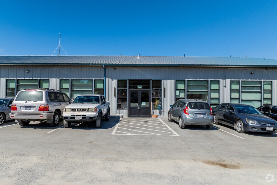 More Photos Of 3487 Collins Ave, Richmond Light Distribution For Lease