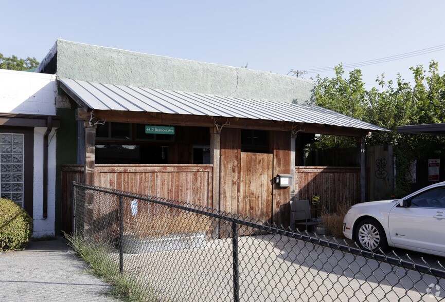 More Photos Of 4417 Belmont Ave, Dallas Flex For Lease