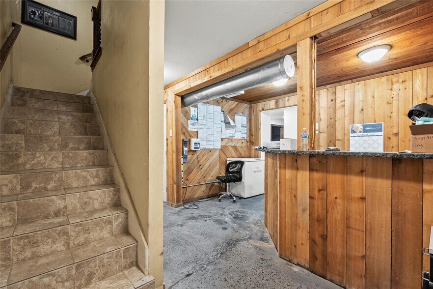 More Photos Of 600-608 FM 981, Blue Ridge Warehouse For Sale