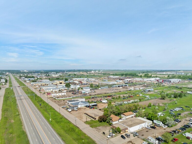 More Photos Of 4415 Burdick Expy E, Minot Office For Lease