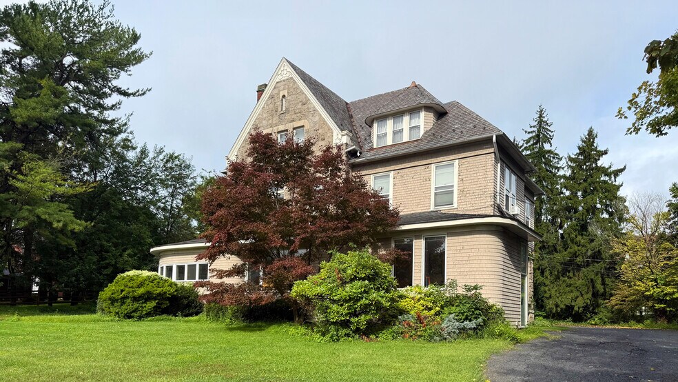 Primary Photo Of 825 Delaware Ave, Fountain Hill Office For Lease