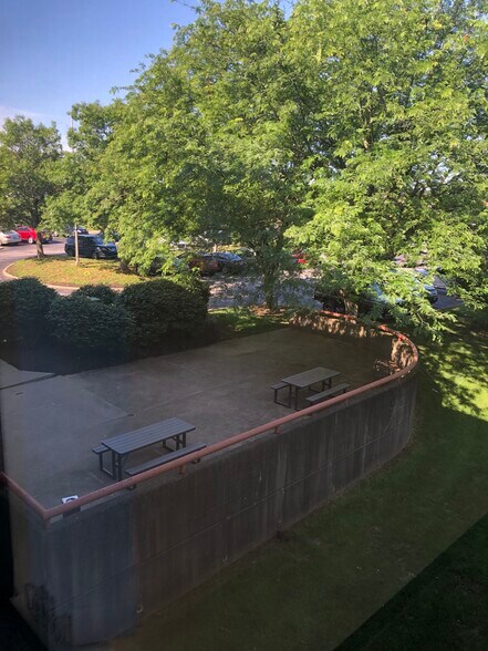 More Photos Of 2734 Chancellor Dr, Crestview Hills Office For Lease