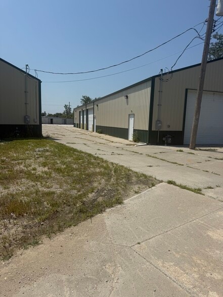 More Photos Of 109 W 34th Ave, Bellevue Self Storage For Sale
