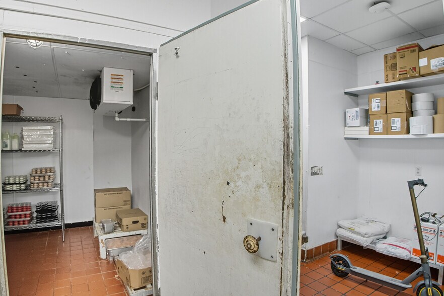 More Photos Of 31 S Wisconsin Dells Pky, Lake Delton Freestanding For Sale