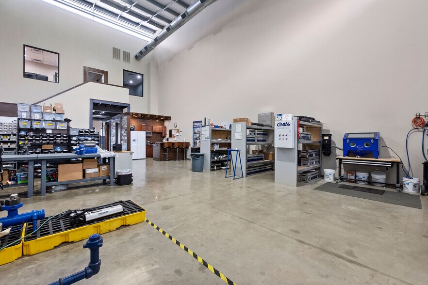 More Photos Of 1315 Rayford Park Rd, Spring Loft Creative Space For Lease