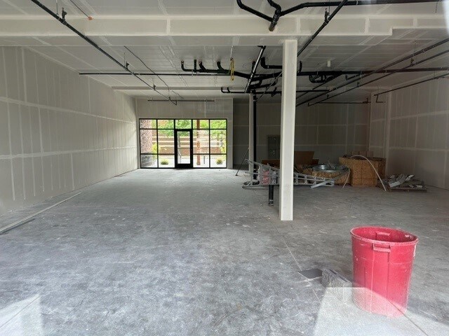 More Photos Of 989 S Burlington Blvd, Burlington Apartments For Lease