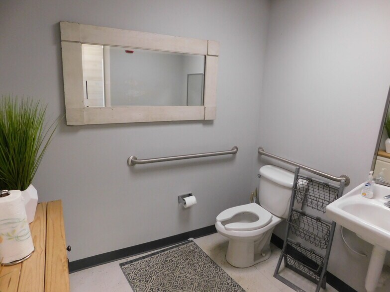 More Photos Of 9360 90th Ave, Sebastian General Retail For Lease