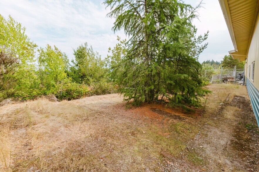 More Photos Of 1415 Lumsden Rd, Port Orchard Warehouse For Sale