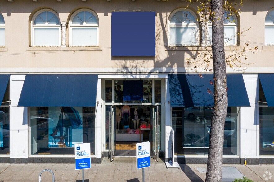 More Photos Of 3277-3283 Lakeshore Ave, Oakland Storefront For Lease