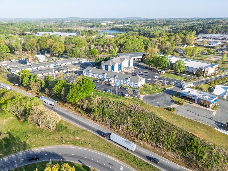 More Photos Of 1901 Broadcast St, Gastonia Hotel For Sale