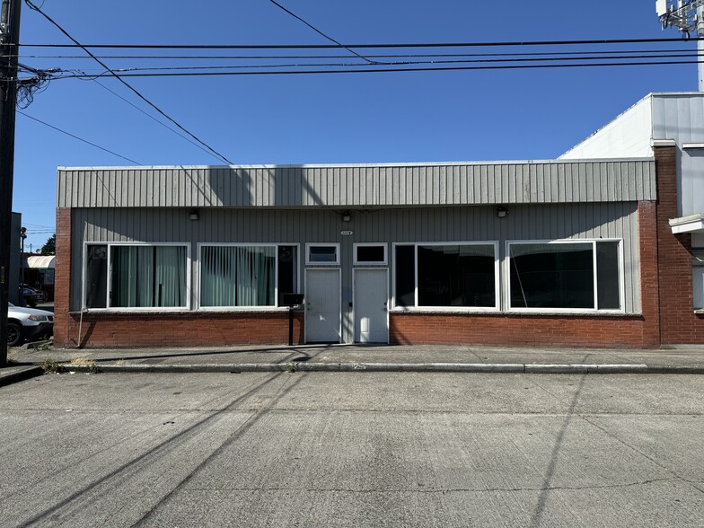 Primary Photo Of 1114 N 97th St, Seattle Showroom For Sale