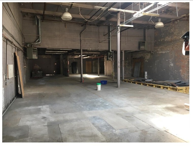 More Photos Of 1600-1660 Pleasant St, Dekalb Manufacturing For Lease