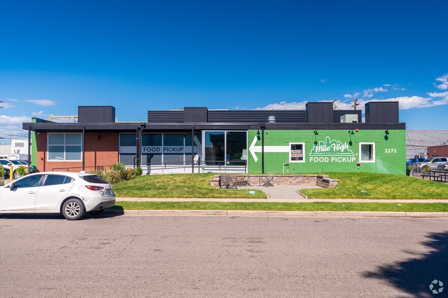 More Photos Of 2171 S Grape St, Denver Restaurant For Lease