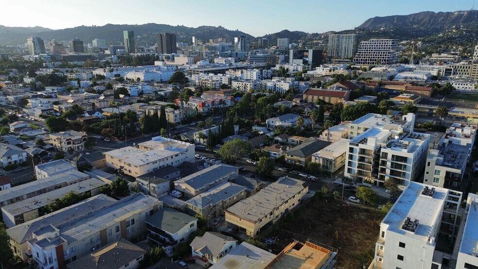 More Photos Of 5828-5832 Lexington Ave, Los Angeles Apartments For Sale