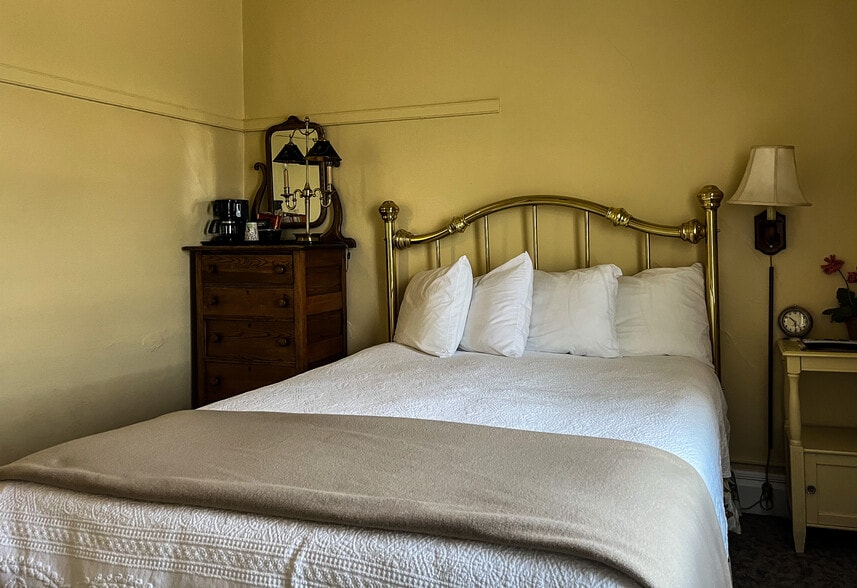 More Photos Of 101 E Bridge Ave, Saratoga Hotel For Sale