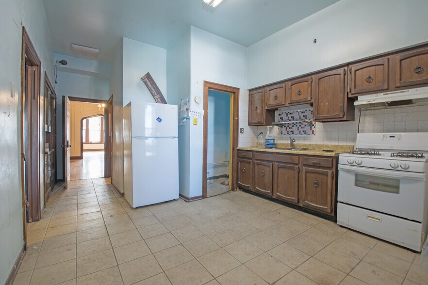 More Photos Of 4018 N Western Ave, Chicago Freestanding For Sale