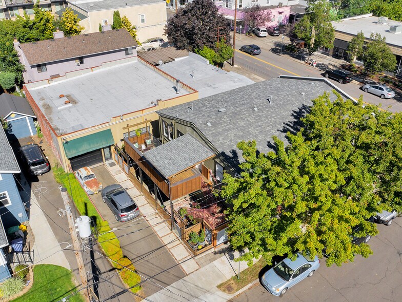 More Photos Of 8325-8337 SE 17th Ave, Portland Freestanding For Sale