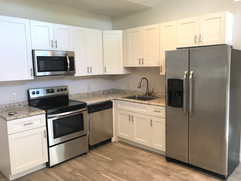 More Photos Of 605 S J St, Lake Worth Multifamily For Sale