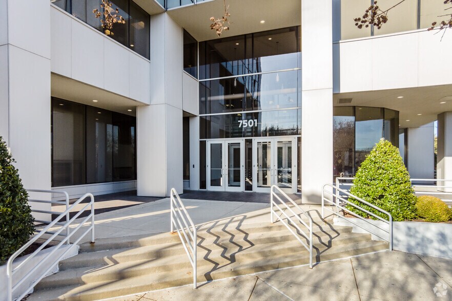 More Photos Of 7501 Greenway Center Dr, Greenbelt Office For Sale