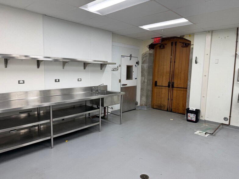 More Photos Of 920-930 3rd St, Napa Flex For Lease