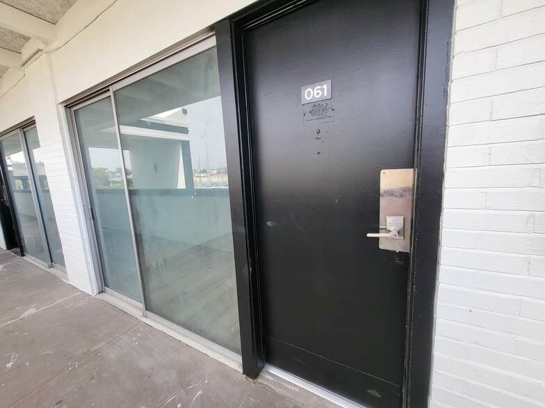 More Photos Of 7350 N Hanley Rd, Hazelwood Hotel For Sale