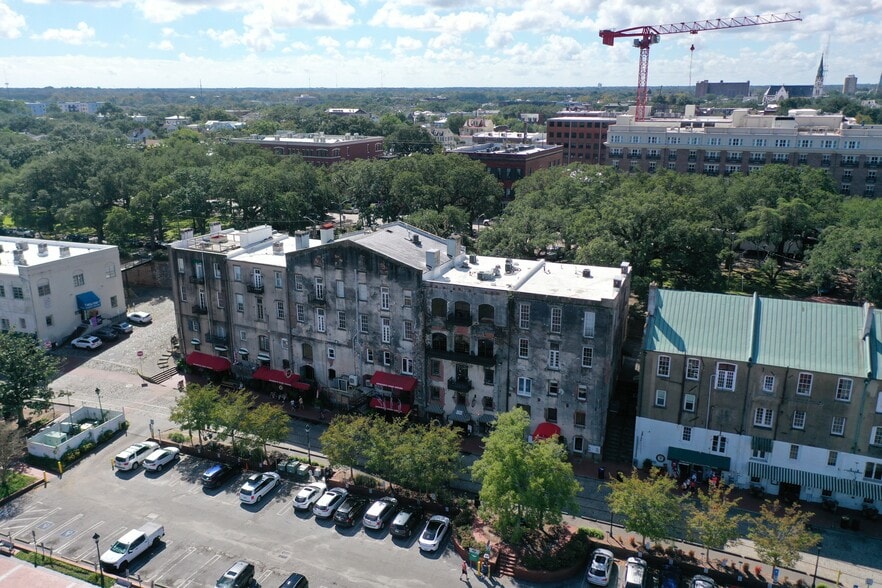 More Photos Of 215 E River St, Savannah Storefront Retail Residential For Lease