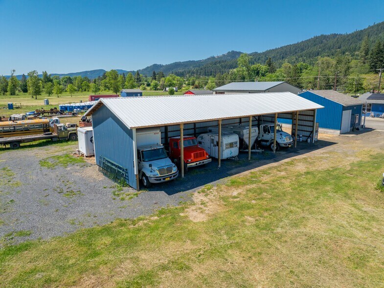 More Photos Of 215 Lawson Ln, Tenmile Warehouse For Sale