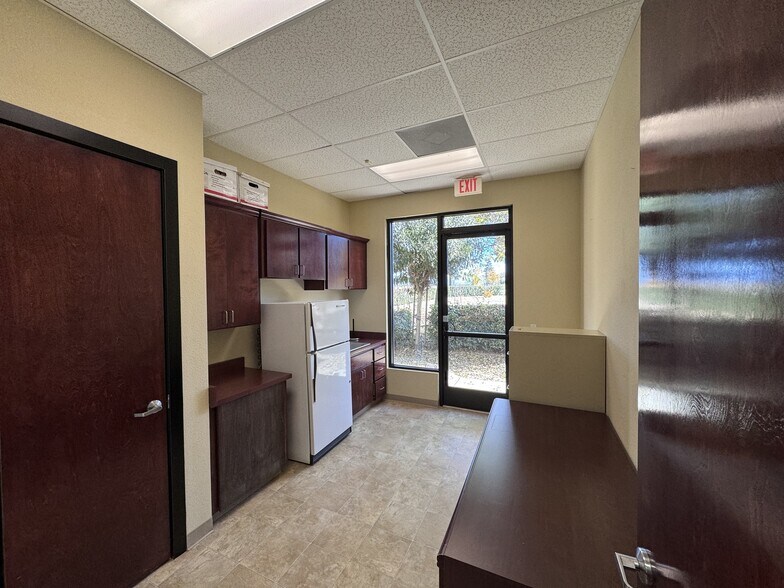 More Photos Of 3275 E Robertson Blvd, Chowchilla Office For Lease