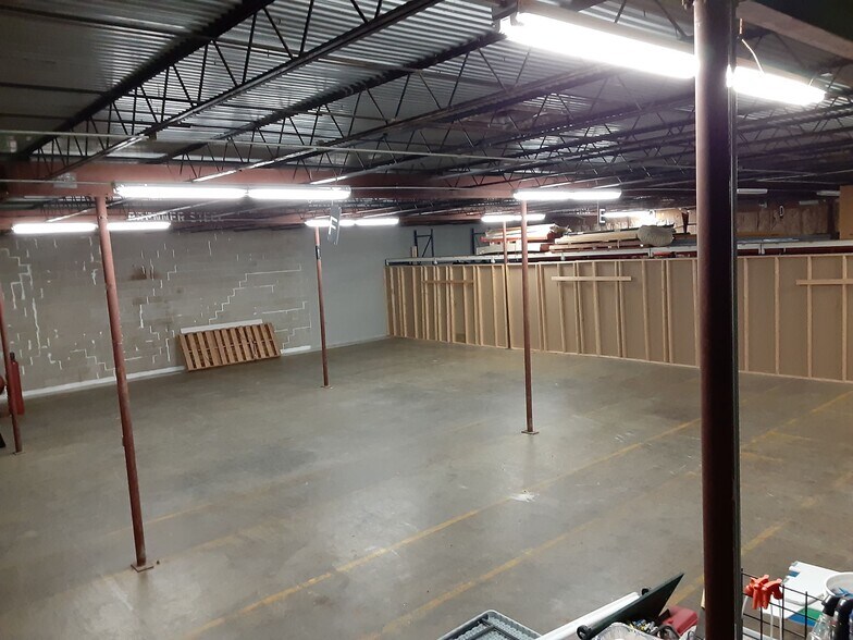 More Photos Of 4801 Commercial Plaza St, Winston-Salem Warehouse For Lease