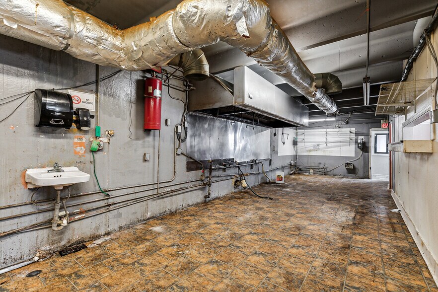 More Photos Of 1851 Florida St, Mandeville Restaurant For Sale