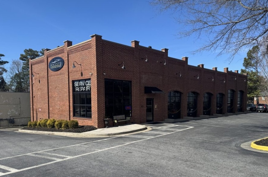 Primary Photo Of 540 N Main St, Alpharetta Auto Repair For Sale
