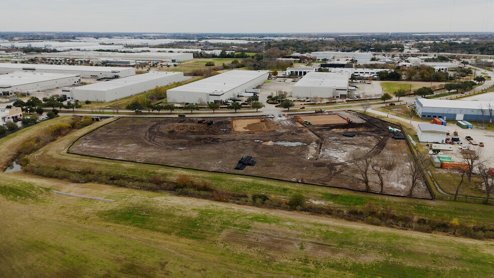 More Photos Of 13620 S Gessner Rd, Missouri City Warehouse For Lease
