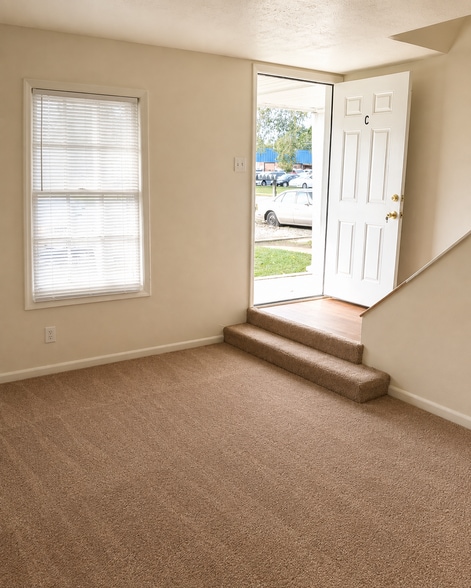 More Photos Of 301 Mary Ln, Warner Robins Apartments For Sale