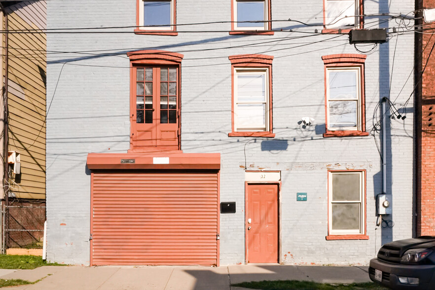 Primary Photo Of 32 Chambers St, Newburgh Light Manufacturing For Sale