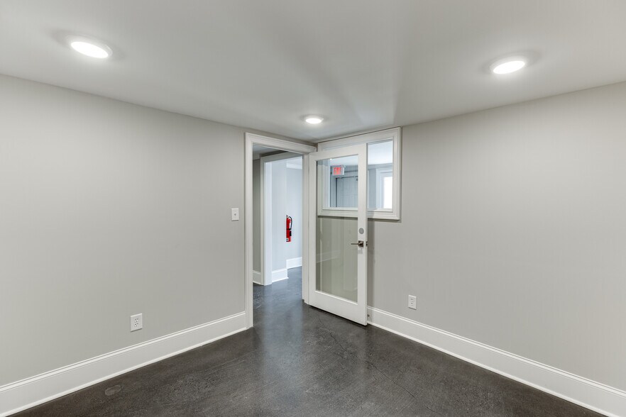 More Photos Of 55 Scott St, Buford Office For Lease