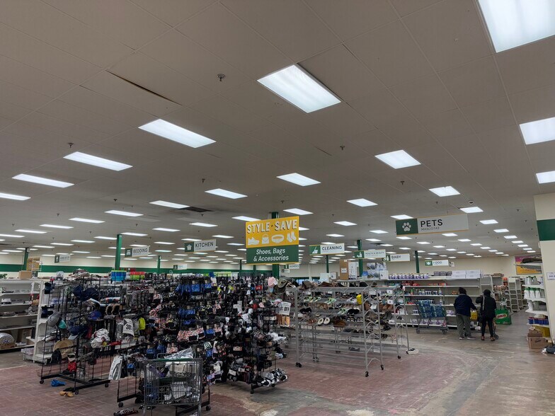 More Photos Of 6200 Stage Rd, Bartlett Unknown For Lease