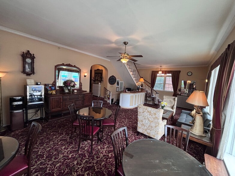 More Photos Of 342 3rd Ave N, Saint Petersburg Hotel For Sale