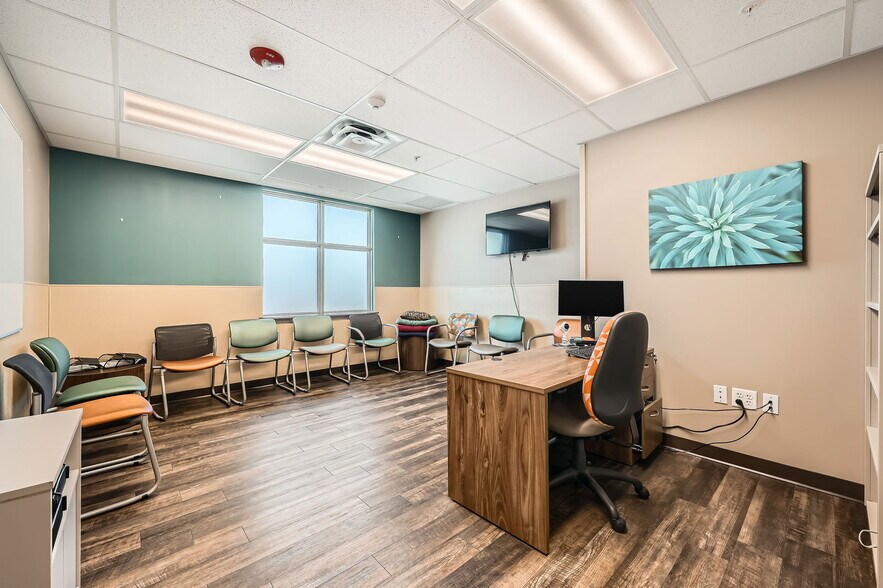 More Photos Of 16830 Northgate Dr, Parker Medical For Sale