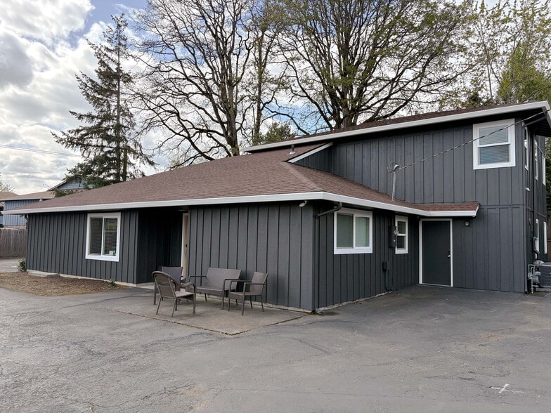 More Photos Of 12555 SW Hall Blvd, Tigard Office For Sale
