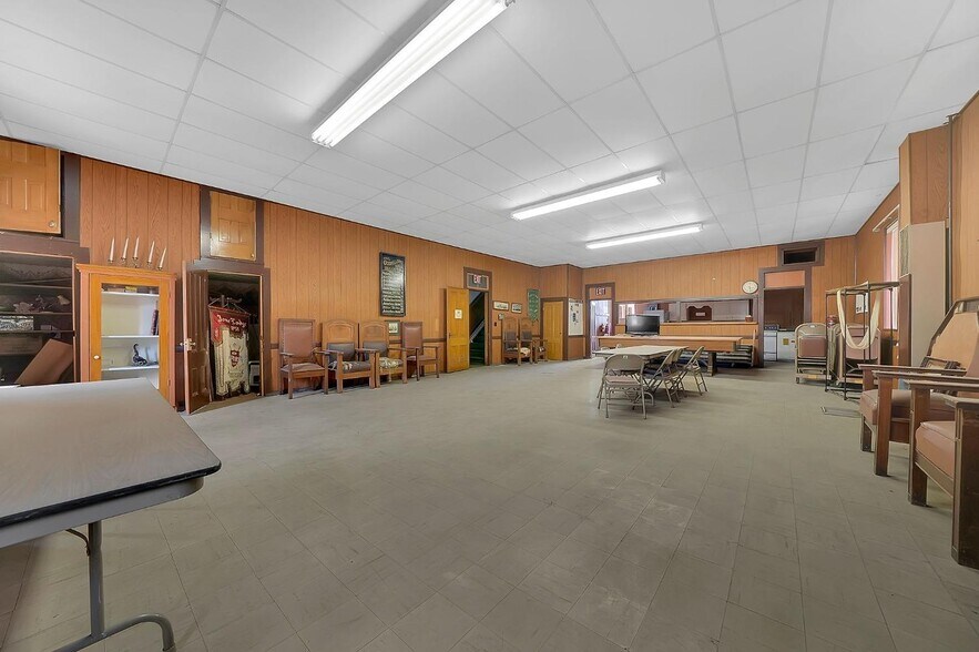 More Photos Of 4 Main St, Jackson General Retail For Sale