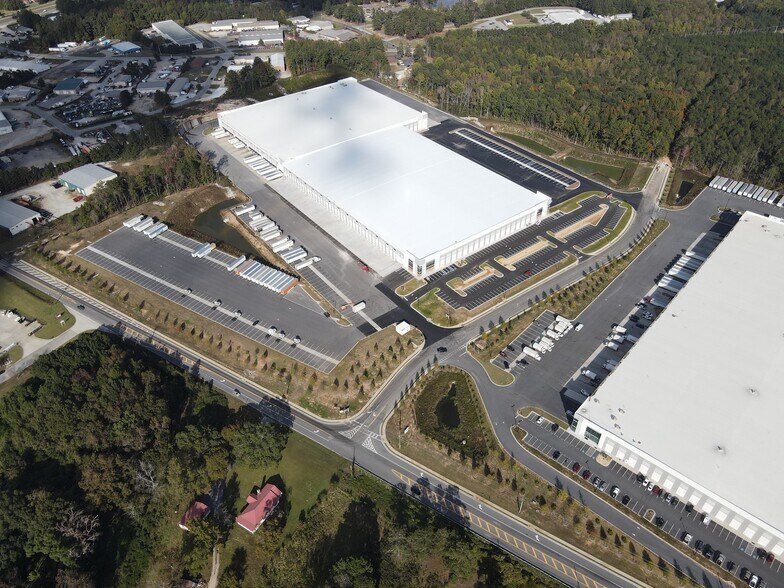 More Photos Of 7600 Wood Rd, Douglasville Distribution For Lease