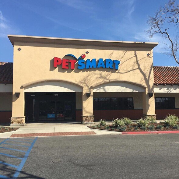 More Photos Of 2400-2640 Las Posas Rd, Camarillo Unknown For Lease